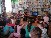Большепаратская библиотека