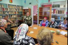 Большепаратская библиотека