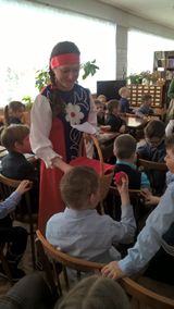 Василиса Премудрая и Кикимора Болотная