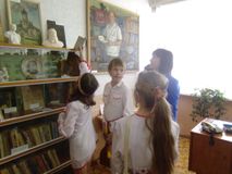Экскурсия в литературном зале