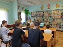 Большепаратская библиотека